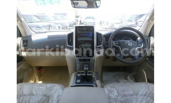 Nunua Imported Toyota Land Cruiser Nyeusi Gari ndani ya Import - Dubai nchini Uganda Nunua Imported Toyota Land Cruiser Nyeusi Gari ndani ya Import - Dubai nchini Uganda