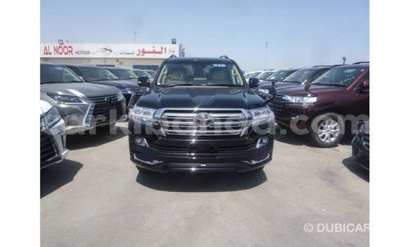 Nunua Imported Toyota Land Cruiser Nyeusi Gari ndani ya Import - Dubai nchini Uganda Nunua Imported Toyota Land Cruiser Nyeusi Gari ndani ya Import - Dubai nchini Uganda