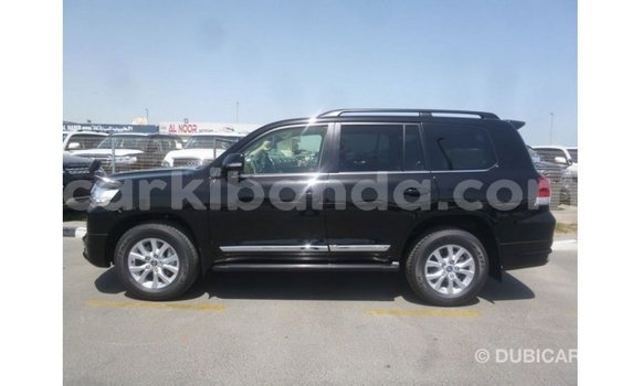 Nunua Imported Toyota Land Cruiser Nyeusi Gari ndani ya Import - Dubai nchini Uganda Nunua Imported Toyota Land Cruiser Nyeusi Gari ndani ya Import - Dubai nchini Uganda