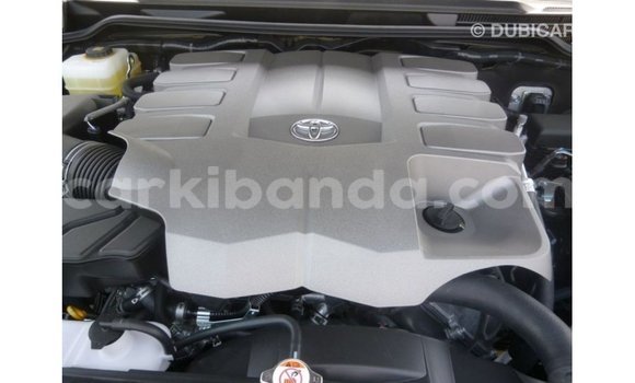 Nunua Imported Toyota Land Cruiser Nyeusi Gari ndani ya Import - Dubai nchini Uganda Nunua Imported Toyota Land Cruiser Nyeusi Gari ndani ya Import - Dubai nchini Uganda