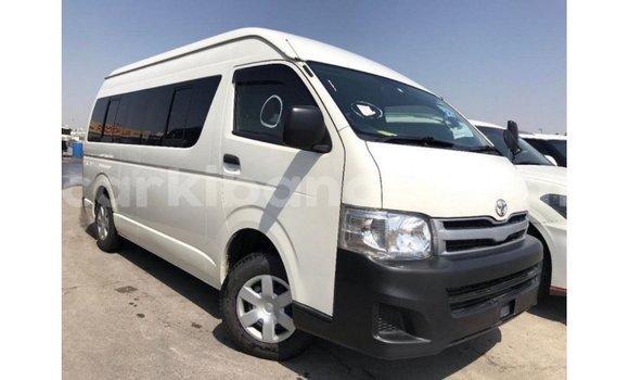 Gura Imported Toyota Hiace White Imodoka i Import - Dubai mu Uganda Gura Imported Toyota Hiace White Imodoka i Import - Dubai mu Uganda
