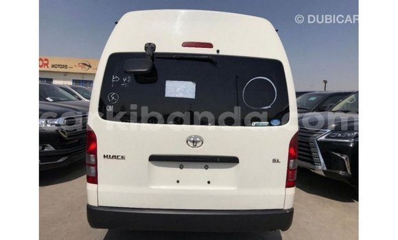 Gura Imported Toyota Hiace White Imodoka i Import - Dubai mu Uganda Gura Imported Toyota Hiace White Imodoka i Import - Dubai mu Uganda