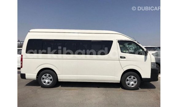 Gura Imported Toyota Hiace White Imodoka i Import - Dubai mu Uganda Gura Imported Toyota Hiace White Imodoka i Import - Dubai mu Uganda