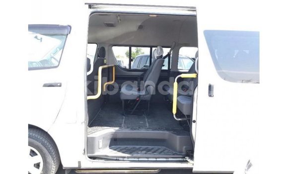 Gura Imported Toyota Hiace White Imodoka i Import - Dubai mu Uganda Gura Imported Toyota Hiace White Imodoka i Import - Dubai mu Uganda