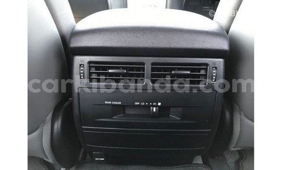 Gura Imported Toyota Land Cruiser White Imodoka i Import - Dubai mu Uganda Gura Imported Toyota Land Cruiser White Imodoka i Import - Dubai mu Uganda