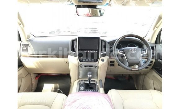 Buy Import Toyota Land Cruiser White Car in Import - Dubai in Uganda Buy Import Toyota Land Cruiser White Car in Import - Dubai in Uganda