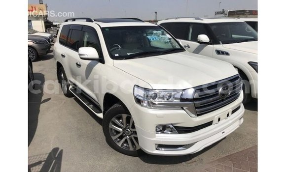 Buy Import Toyota Land Cruiser White Car in Import - Dubai in Uganda Buy Import Toyota Land Cruiser White Car in Import - Dubai in Uganda