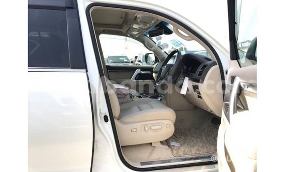 Buy Import Toyota Land Cruiser White Car in Import - Dubai in Uganda Buy Import Toyota Land Cruiser White Car in Import - Dubai in Uganda