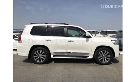 Buy Import Toyota Land Cruiser White Car in Import - Dubai in Uganda Buy Import Toyota Land Cruiser White Car in Import - Dubai in Uganda
