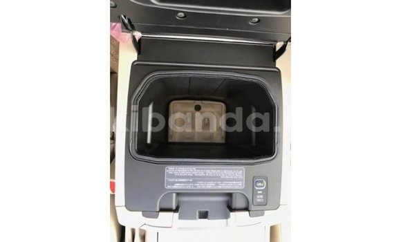 Buy Import Toyota Land Cruiser White Car in Import - Dubai in Uganda Buy Import Toyota Land Cruiser White Car in Import - Dubai in Uganda