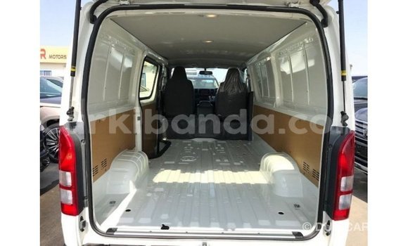Gura Imported Toyota Hiace White Imodoka i Import - Dubai mu Uganda Gura Imported Toyota Hiace White Imodoka i Import - Dubai mu Uganda