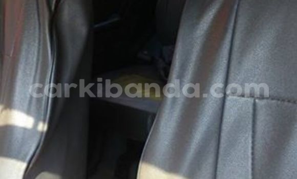 Gura Yakoze Mitsubishi Pajero White Imodoka i Kampala mu Uganda Gura Yakoze Mitsubishi Pajero White Imodoka i Kampala mu Uganda