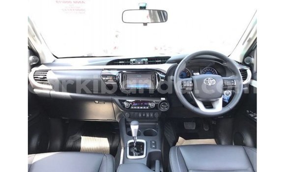 Nunua Imported Toyota Hilux Nyingine Gari ndani ya Import - Dubai nchini Uganda Nunua Imported Toyota Hilux Nyingine Gari ndani ya Import - Dubai nchini Uganda