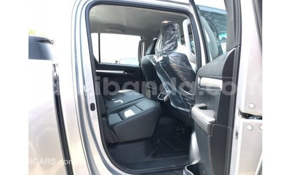 Nunua Imported Toyota Hilux Nyingine Gari ndani ya Import - Dubai nchini Uganda Nunua Imported Toyota Hilux Nyingine Gari ndani ya Import - Dubai nchini Uganda