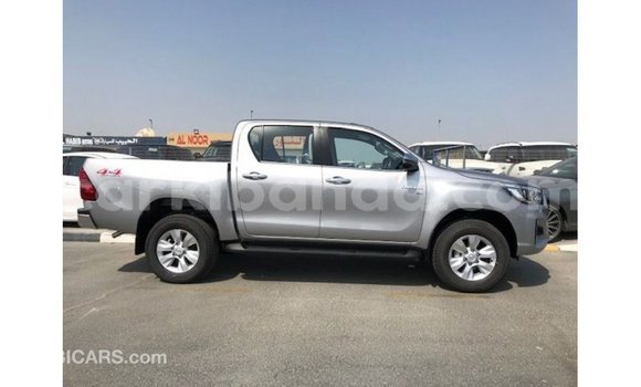 Nunua Imported Toyota Hilux Nyingine Gari ndani ya Import - Dubai nchini Uganda Nunua Imported Toyota Hilux Nyingine Gari ndani ya Import - Dubai nchini Uganda