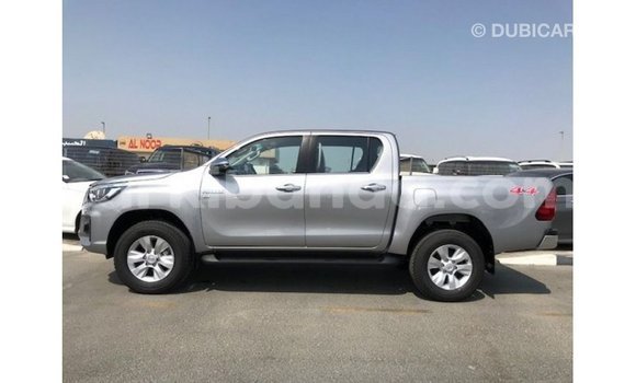 Nunua Imported Toyota Hilux Nyingine Gari ndani ya Import - Dubai nchini Uganda Nunua Imported Toyota Hilux Nyingine Gari ndani ya Import - Dubai nchini Uganda