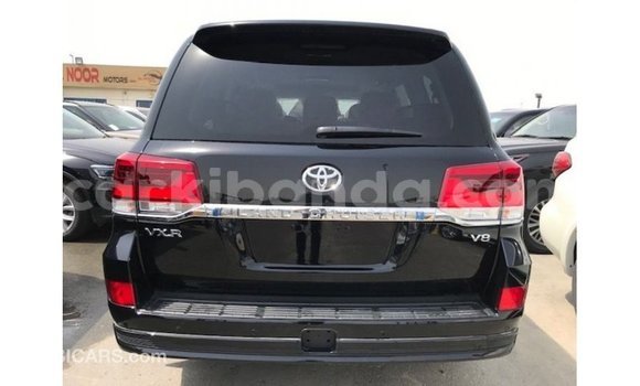 Acheter Import Voiture Toyota Land Cruiser Noir à Import - Dubai, Ouganda Acheter Import Voiture Toyota Land Cruiser Noir à Import - Dubai, Ouganda