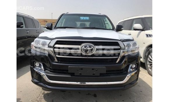 Acheter Import Voiture Toyota Land Cruiser Noir à Import - Dubai, Ouganda Acheter Import Voiture Toyota Land Cruiser Noir à Import - Dubai, Ouganda