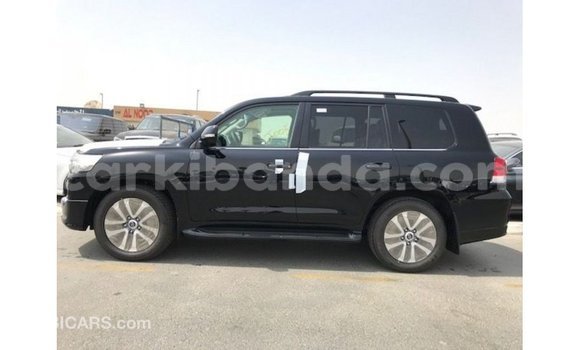Acheter Import Voiture Toyota Land Cruiser Noir à Import - Dubai, Ouganda Acheter Import Voiture Toyota Land Cruiser Noir à Import - Dubai, Ouganda