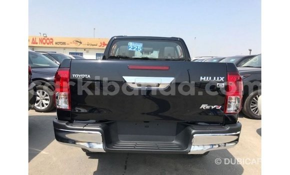 Nunua Imported Toyota Hilux Nyeusi Gari ndani ya Import - Dubai nchini Uganda Nunua Imported Toyota Hilux Nyeusi Gari ndani ya Import - Dubai nchini Uganda