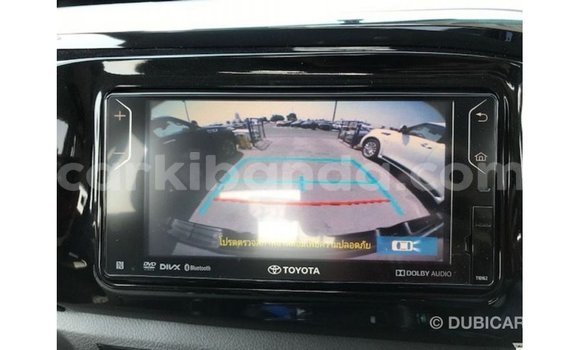 Nunua Imported Toyota Hilux Nyeusi Gari ndani ya Import - Dubai nchini Uganda Nunua Imported Toyota Hilux Nyeusi Gari ndani ya Import - Dubai nchini Uganda