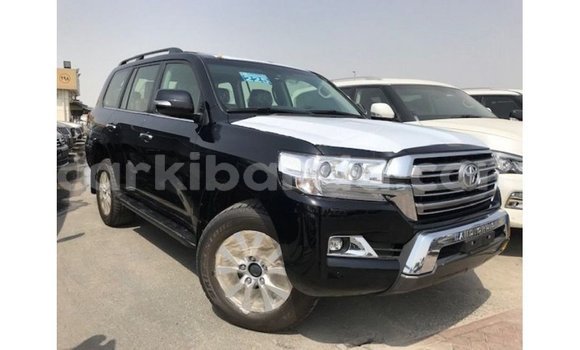 Gura Imported Toyota Land Cruiser Black Imodoka i Import - Dubai mu Uganda Gura Imported Toyota Land Cruiser Black Imodoka i Import - Dubai mu Uganda