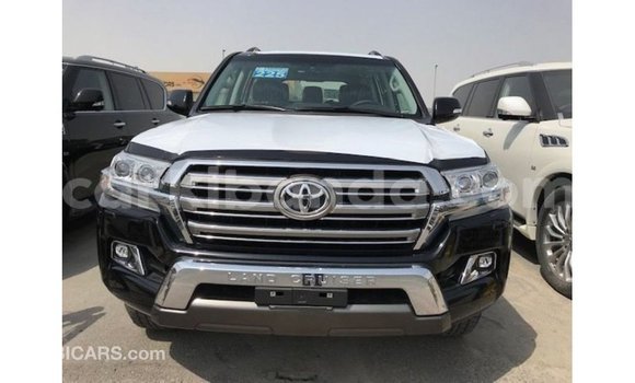 Gura Imported Toyota Land Cruiser Black Imodoka i Import - Dubai mu Uganda Gura Imported Toyota Land Cruiser Black Imodoka i Import - Dubai mu Uganda