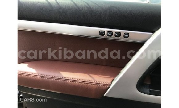 Gura Imported Toyota Land Cruiser Black Imodoka i Import - Dubai mu Uganda Gura Imported Toyota Land Cruiser Black Imodoka i Import - Dubai mu Uganda