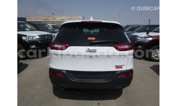 Acheter Import Voiture Jeep Cherokee Blanc à Import - Dubai, Ouganda Acheter Import Voiture Jeep Cherokee Blanc à Import - Dubai, Ouganda