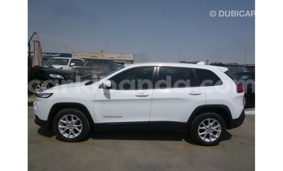 Acheter Import Voiture Jeep Cherokee Blanc à Import - Dubai, Ouganda Acheter Import Voiture Jeep Cherokee Blanc à Import - Dubai, Ouganda