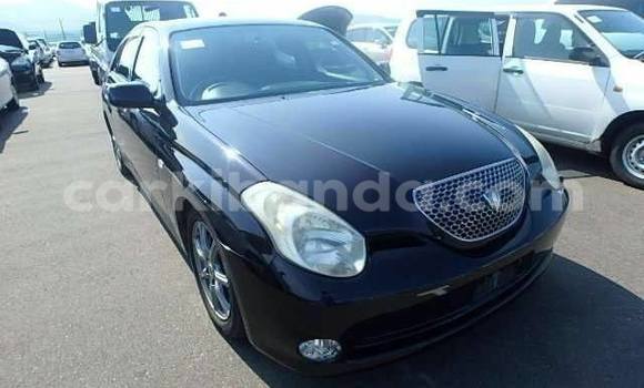 Gura Yakoze Toyota Verso Black Imodoka i Kampala mu Uganda Gura Yakoze Toyota Verso Black Imodoka i Kampala mu Uganda