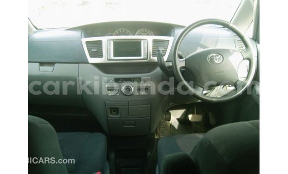 Nunua Imported Toyota Noah Nyeupe Gari ndani ya Import - Dubai nchini Uganda Nunua Imported Toyota Noah Nyeupe Gari ndani ya Import - Dubai nchini Uganda