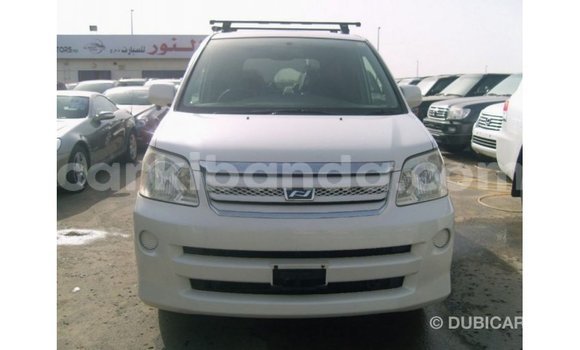 Nunua Imported Toyota Noah Nyeupe Gari ndani ya Import - Dubai nchini Uganda Nunua Imported Toyota Noah Nyeupe Gari ndani ya Import - Dubai nchini Uganda