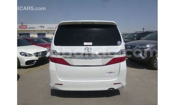 Nunua Imported Toyota Vellfire Nyeupe Gari ndani ya Import - Dubai nchini Uganda Nunua Imported Toyota Vellfire Nyeupe Gari ndani ya Import - Dubai nchini Uganda