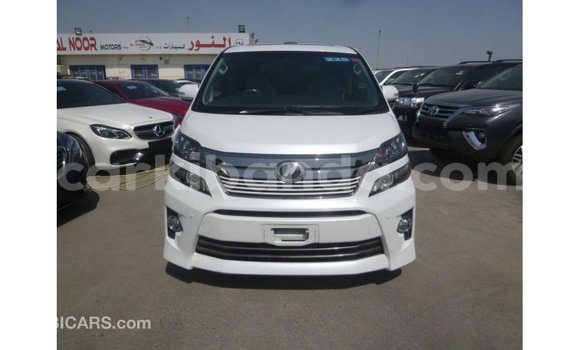 Nunua Imported Toyota Vellfire Nyeupe Gari ndani ya Import - Dubai nchini Uganda Nunua Imported Toyota Vellfire Nyeupe Gari ndani ya Import - Dubai nchini Uganda
