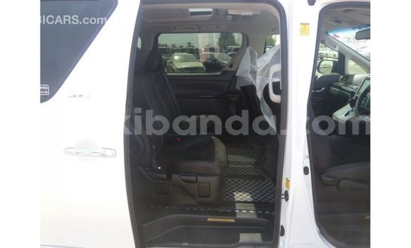 Nunua Imported Toyota Vellfire Nyeupe Gari ndani ya Import - Dubai nchini Uganda Nunua Imported Toyota Vellfire Nyeupe Gari ndani ya Import - Dubai nchini Uganda