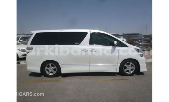 Nunua Imported Toyota Vellfire Nyeupe Gari ndani ya Import - Dubai nchini Uganda Nunua Imported Toyota Vellfire Nyeupe Gari ndani ya Import - Dubai nchini Uganda