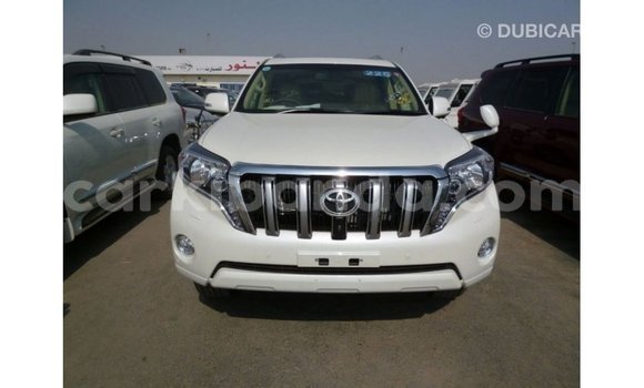 Acheter Import Voiture Toyota Prado Blanc à Import - Dubai, Ouganda Acheter Import Voiture Toyota Prado Blanc à Import - Dubai, Ouganda