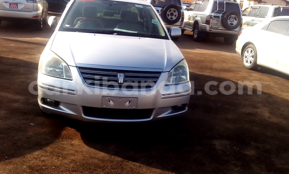 Gura Yakoze Toyota 4Runner Silver Imodoka i Kampala mu Uganda Gura Yakoze Toyota 4Runner Silver Imodoka i Kampala mu Uganda