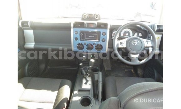 Nunua Imported Toyota FJ Cruiser Bluu Gari ndani ya Import - Dubai nchini Uganda Nunua Imported Toyota FJ Cruiser Bluu Gari ndani ya Import - Dubai nchini Uganda