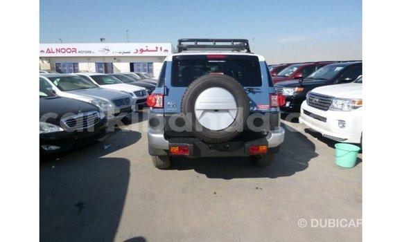 Nunua Imported Toyota FJ Cruiser Bluu Gari ndani ya Import - Dubai nchini Uganda Nunua Imported Toyota FJ Cruiser Bluu Gari ndani ya Import - Dubai nchini Uganda