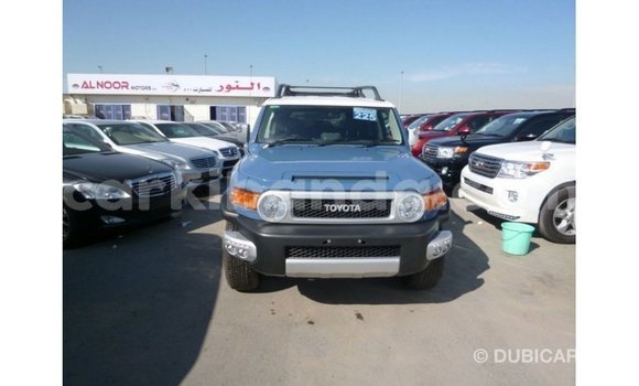 Nunua Imported Toyota FJ Cruiser Bluu Gari ndani ya Import - Dubai nchini Uganda Nunua Imported Toyota FJ Cruiser Bluu Gari ndani ya Import - Dubai nchini Uganda