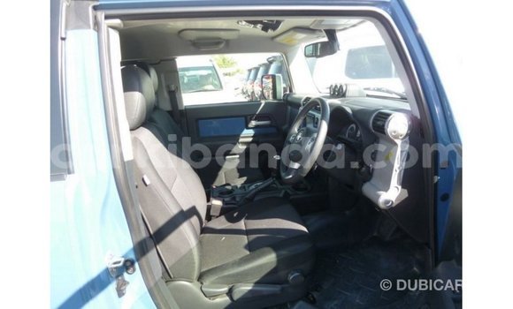 Nunua Imported Toyota FJ Cruiser Bluu Gari ndani ya Import - Dubai nchini Uganda Nunua Imported Toyota FJ Cruiser Bluu Gari ndani ya Import - Dubai nchini Uganda