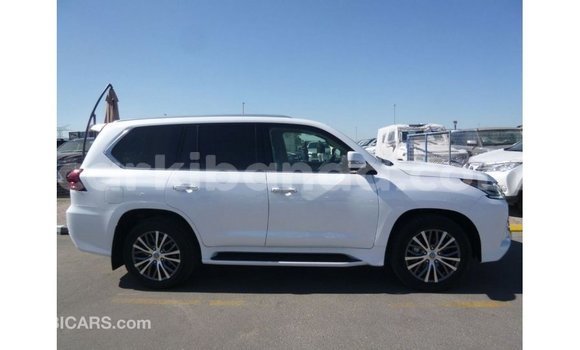 Gura Imported Lexus LX White Imodoka i Import - Dubai mu Uganda Gura Imported Lexus LX White Imodoka i Import - Dubai mu Uganda