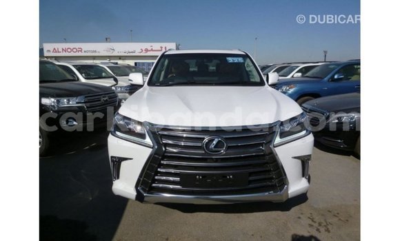 Nunua Imported Lexus LX Nyeupe Gari ndani ya Import - Dubai nchini Uganda Nunua Imported Lexus LX Nyeupe Gari ndani ya Import - Dubai nchini Uganda