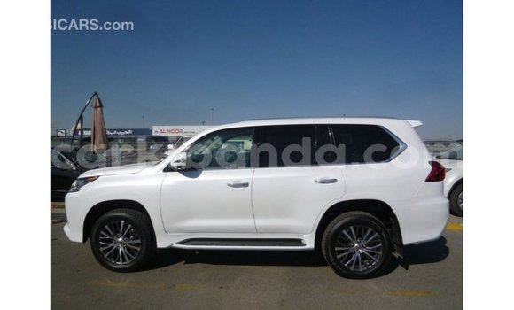 Nunua Imported Lexus LX Nyeupe Gari ndani ya Import - Dubai nchini Uganda Nunua Imported Lexus LX Nyeupe Gari ndani ya Import - Dubai nchini Uganda