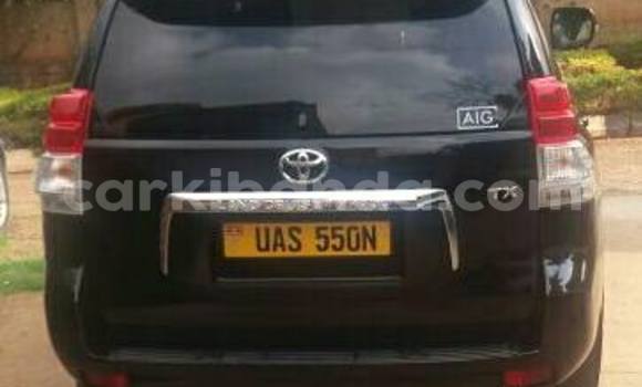 Gura Yakoze Toyota Prado Black Imodoka i Kampala mu Uganda Gura Yakoze Toyota Prado Black Imodoka i Kampala mu Uganda