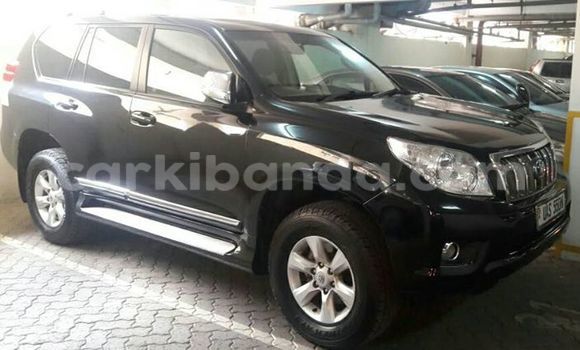 Gura Yakoze Toyota Prado Black Imodoka i Kampala mu Uganda Gura Yakoze Toyota Prado Black Imodoka i Kampala mu Uganda