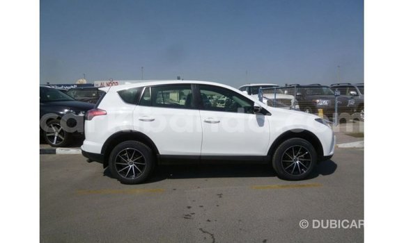 Acheter Import Voiture Toyota 4Runner Blanc à Import - Dubai, Ouganda Acheter Import Voiture Toyota 4Runner Blanc à Import - Dubai, Ouganda