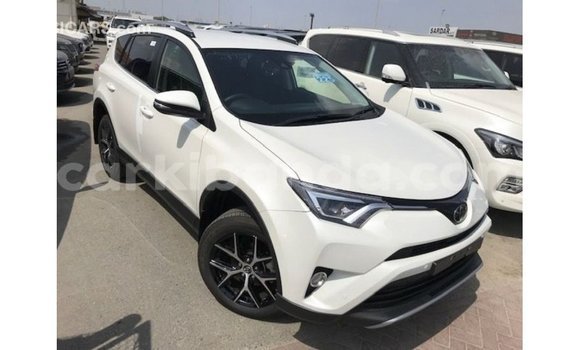 Nunua Imported Toyota 4Runner Nyeupe Gari ndani ya Import - Dubai nchini Uganda Nunua Imported Toyota 4Runner Nyeupe Gari ndani ya Import - Dubai nchini Uganda